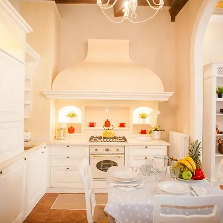 Casa Daniela, Beyond The Extraordinary Romantic Quiet Spacious Next To Guinigi Tower *