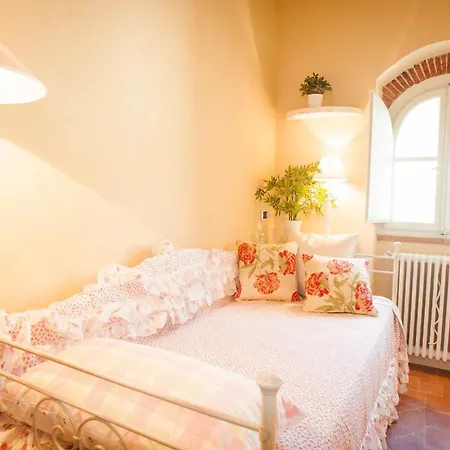 Casa Daniela, Beyond The Extraordinary Romantic Quiet Spacious Next To Guinigi Tower Lucca