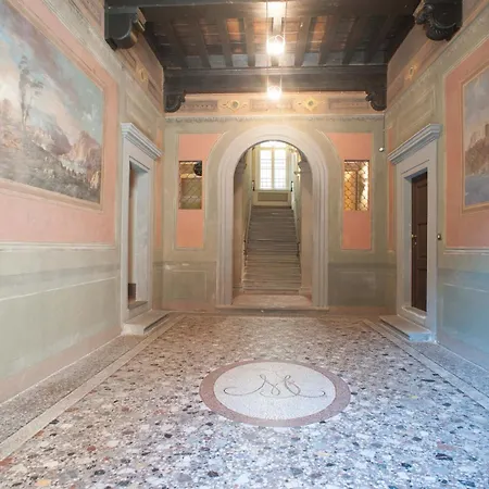 Casa Daniela, Beyond The Extraordinary Romantic Quiet Spacious Next To Guinigi Tower Apartment *
