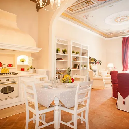 Apartment Casa Daniela, Beyond The Extraordinary Romantic Quiet Spacious Next To Guinigi Tower