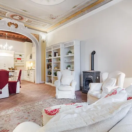Apartment Casa Daniela, Beyond The Extraordinary Romantic Quiet Spacious Next To Guinigi Tower